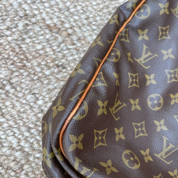 Louis Vuitton Monogram Alize 1 Compartment Soft Suitcase - Picture 8 of 14